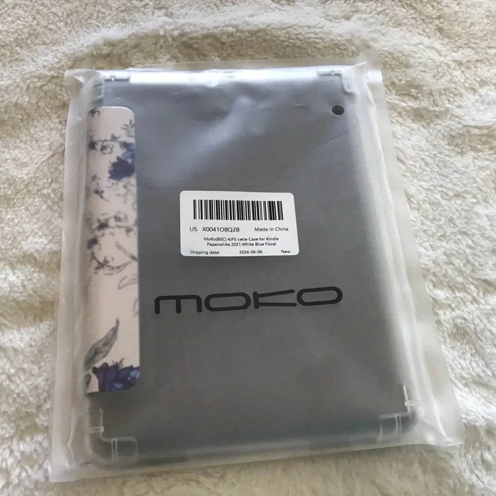 MoKo Kindle Paperwhite 2021 Cover – White & Blue Floral – New in Bag